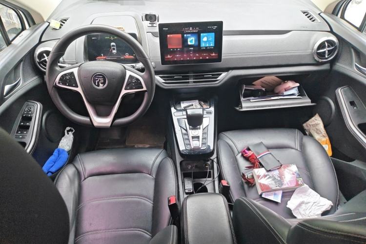 Used BYD Yuan New Energy 2019 EV535 Smart Connect Trendsetting Model Center Console