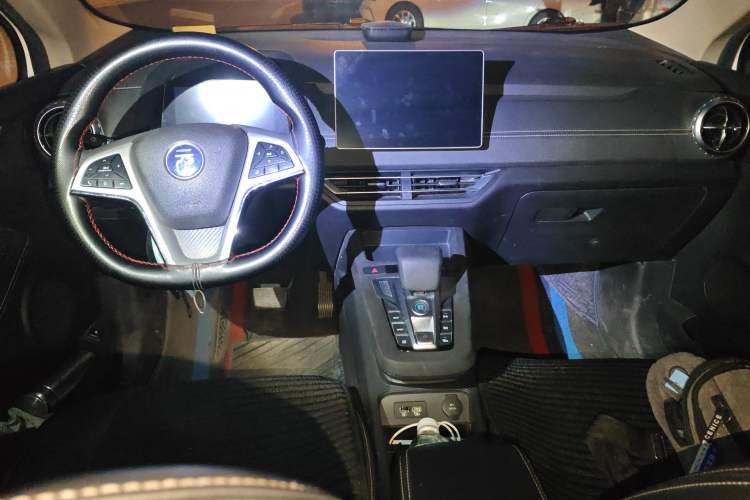 Used BYD Yuan New Energy 2019 EV535 Smart Connect Trendsetting Model Center Console