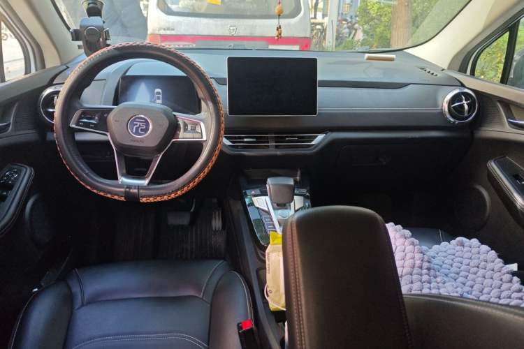 Used BYD Yuan New Energy 2019 EV535 Smart Connect Elite Model Center Console