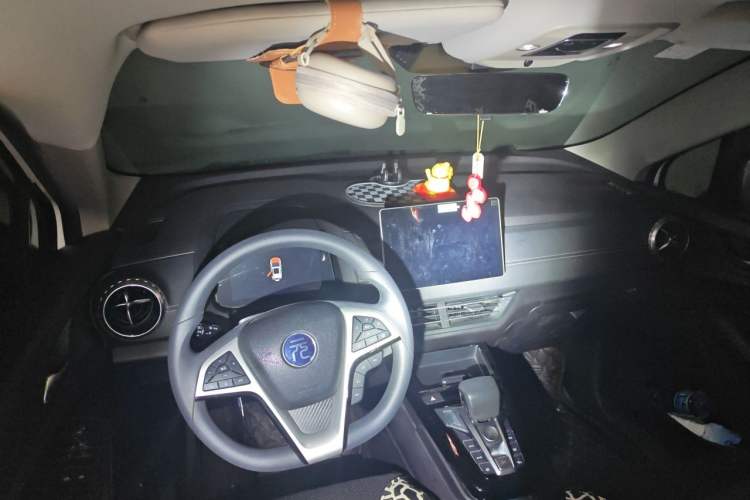 Used BYD Yuan New Energy 2019 EV535 High-Energy Leading Edition Center Console