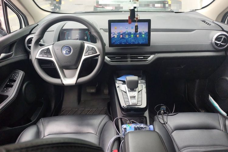 Used BYD Yuan New Energy 2019 EV535 Smart Connect Trendsetting Model Center Console