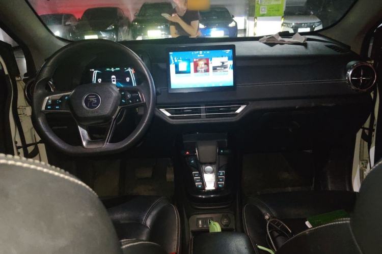 Used BYD Yuan New Energy 2019 EV360 Smart Connect Enjoyment Model Center Console