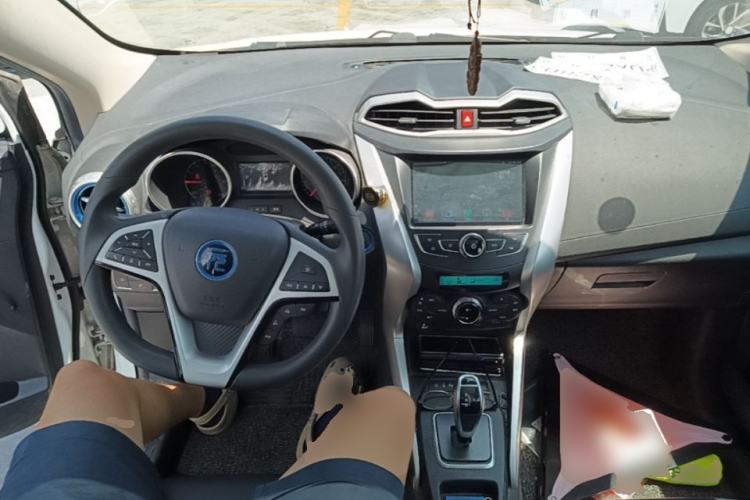 Used BYD Yuan New Energy 2019 EV535 High-Energy Leading Edition Center Console