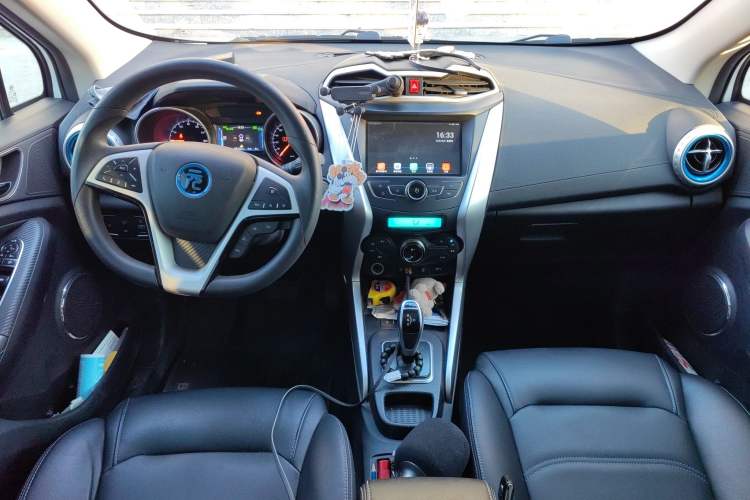 Used BYD Yuan New Energy 2019 EV360 Smart Connect Leading Model Center Console