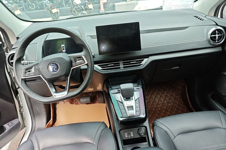 Used BYD Yuan New Energy 2019 EV360 Smart Connect Enjoyment Model Center Console