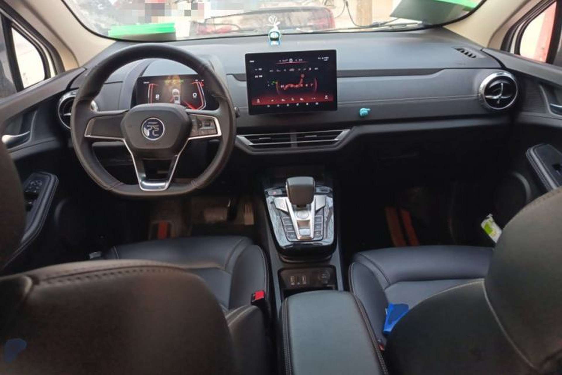 Used BYD Yuan New Energy 2019 EV535 Smart Connect Trendsetting Model Center Console