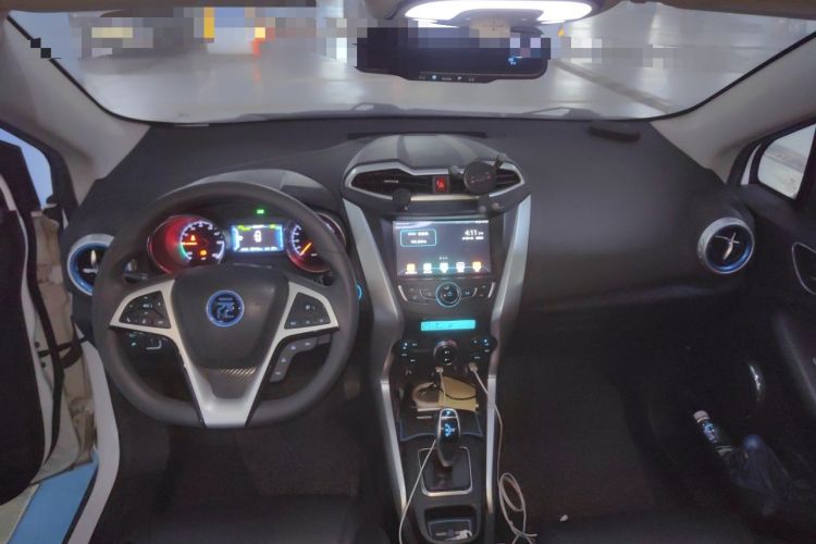 Used BYD Yuan New Energy 2019 EV360 Smart Connect Leading Model Center Console