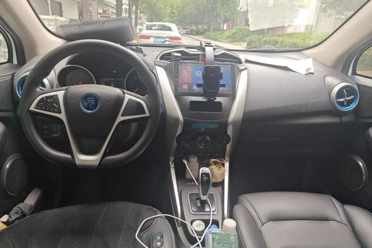 Used BYD Yuan New Energy 2019 EV360 Smart Connect Leading Model Center Console