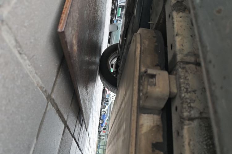 Used BYD Yuan New Energy 2019 EV535 Smart Connect Trendsetting Model Chassis Front Left