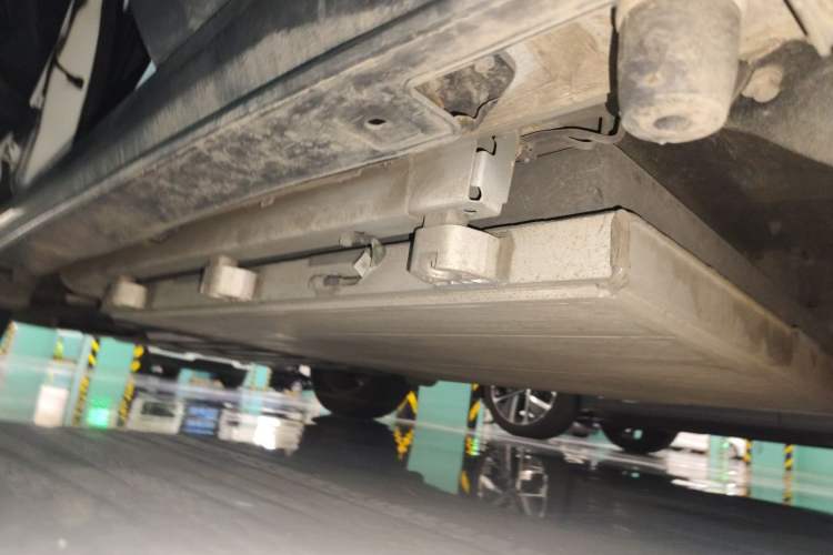 Used BYD Yuan New Energy 2019 EV360 Smart Connect Leading Model Chassis Rear Left