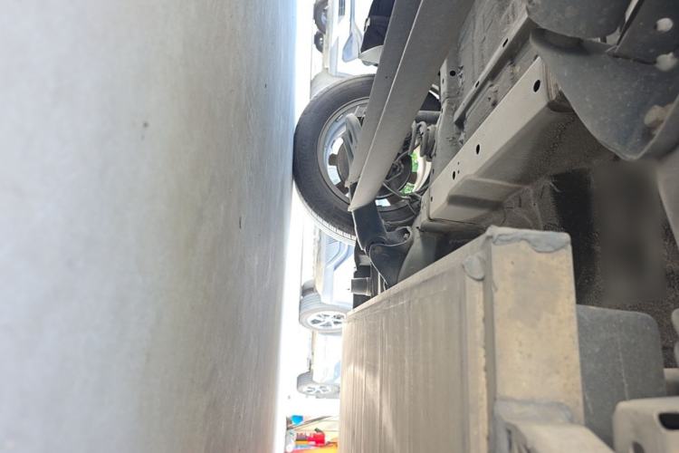 Used BYD Yuan New Energy 2019 EV360 Smart Connect Luxurious Model Chassis Rear Right
