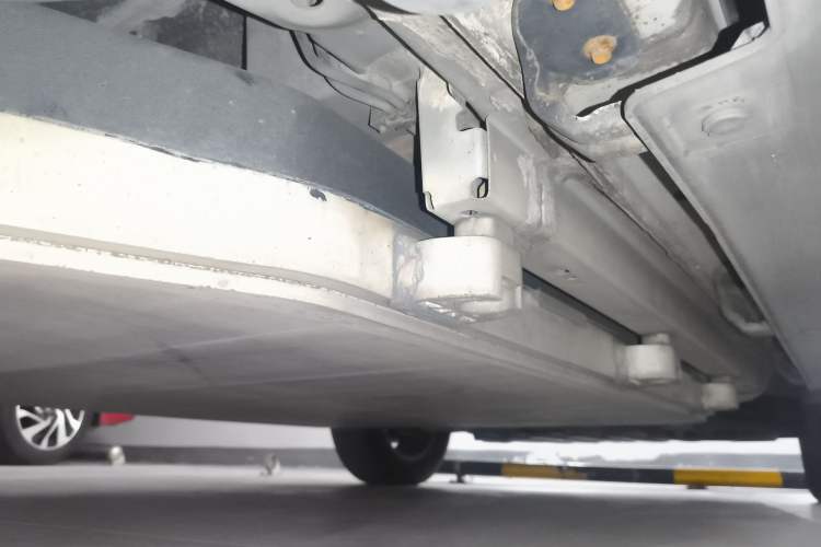 Used BYD Yuan New Energy 2019 EV535 Smart Connect Trendsetting Model Chassis Rear Right