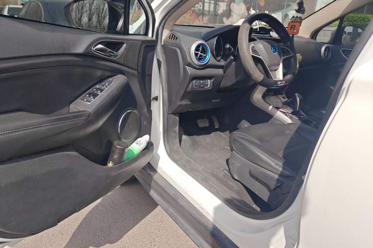 Used BYD Yuan New Energy 2019 EV360 Smart Connect Leading Model Driver Seat