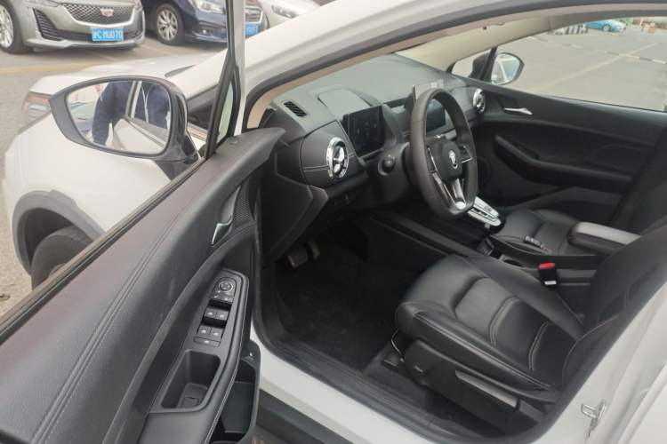 Used BYD Yuan New Energy 2019 EV360 Smart Connect Leading Model Driver Seat