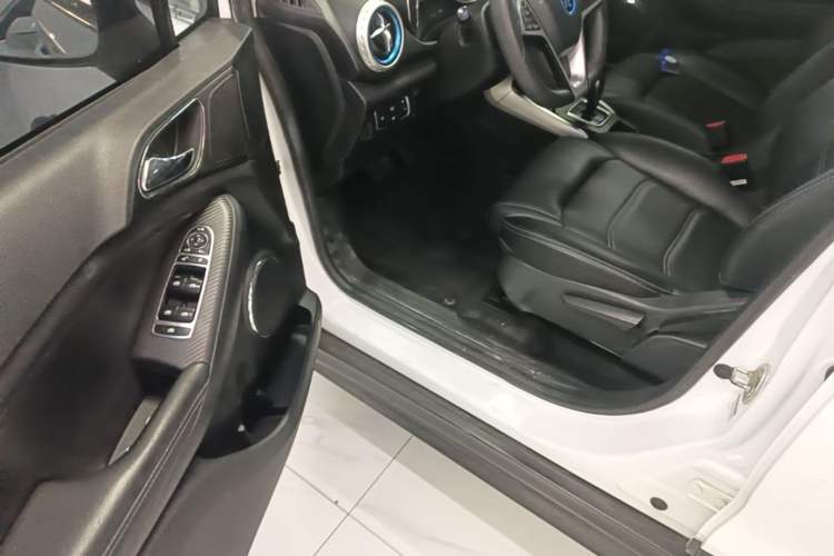 Used BYD Yuan New Energy 2019 EV360 Smart Connect Leading Model Driver Seat