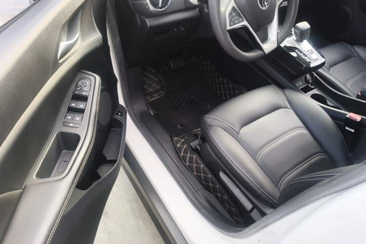 Used BYD Yuan New Energy 2019 EV535 Smart Connect Trendsetting Model Driver Seat