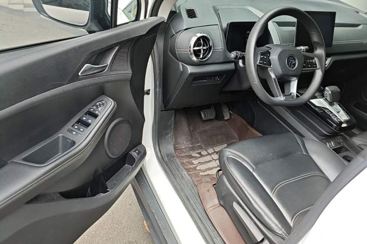 Used BYD Yuan New Energy 2019 EV360 Smart Connect Enjoyment Model Driver Seat
