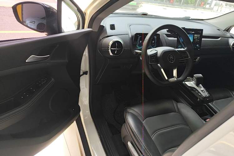 Used BYD Yuan New Energy 2019 EV360 Smart Connect Enjoyment Model Driver Seat