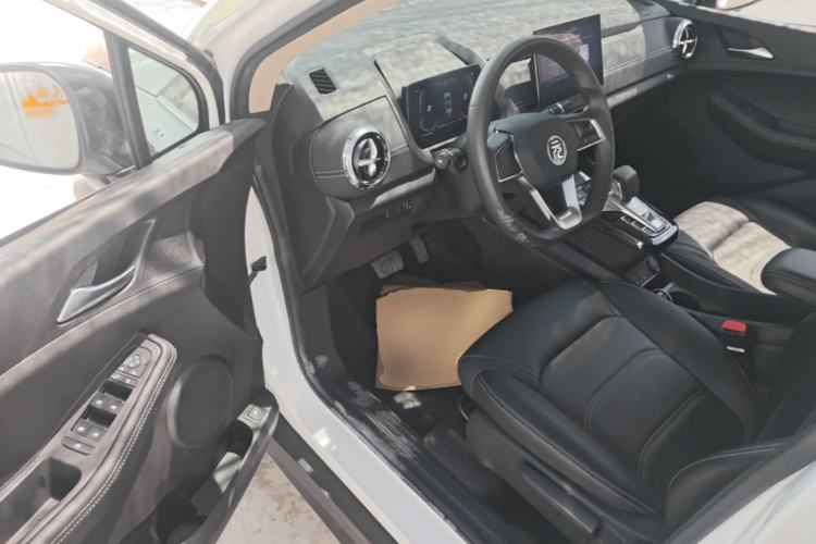 Used BYD Yuan New Energy 2019 EV360 Smart Connect Luxurious Model Driver Seat