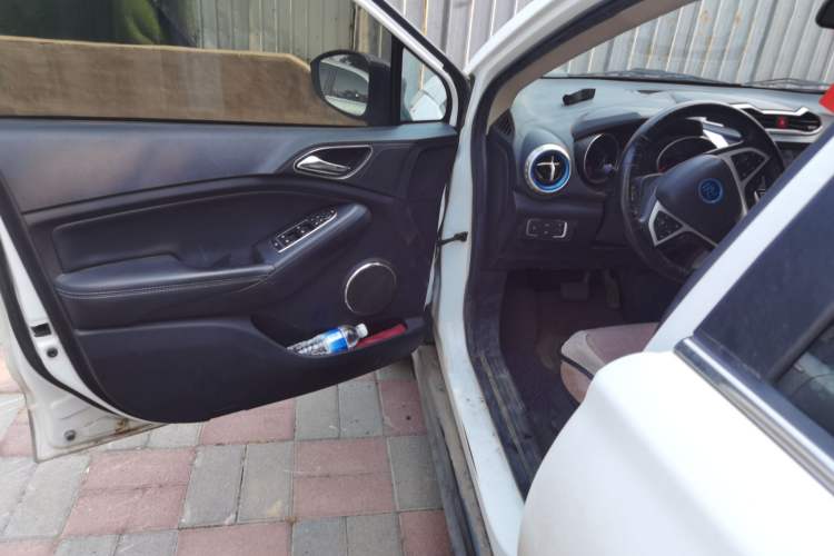 Used BYD Yuan New Energy 2019 EV360 Smart Connect Elite Model Driver Seat