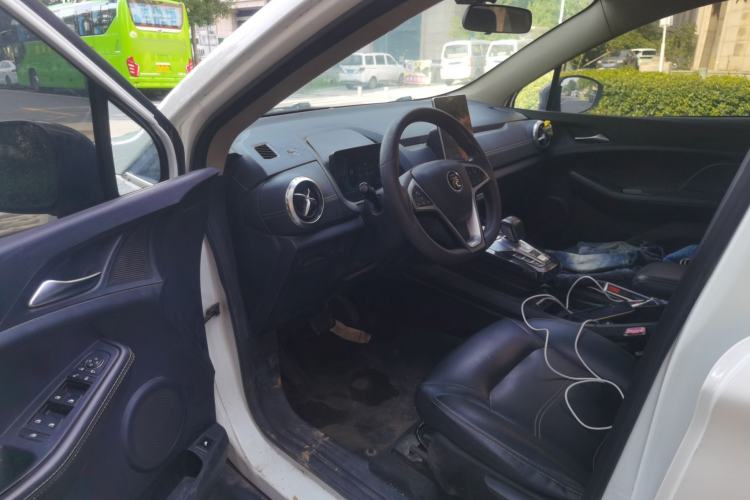 Used BYD Yuan New Energy 2019 EV360 Smart Connect Luxurious Model Driver Seat