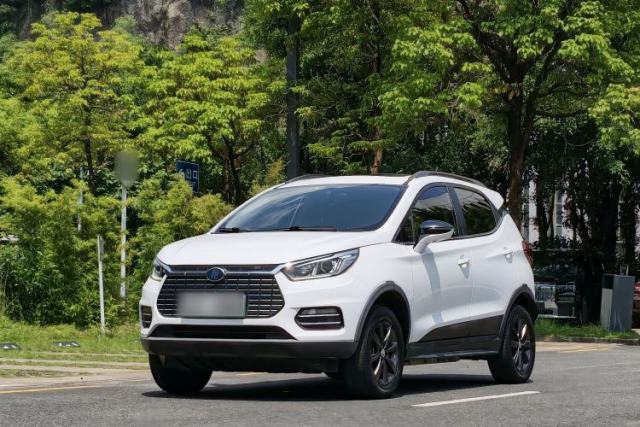 Ojetý BYD Yuan New Energy 2019 EV360 Smart Connect Leading Model