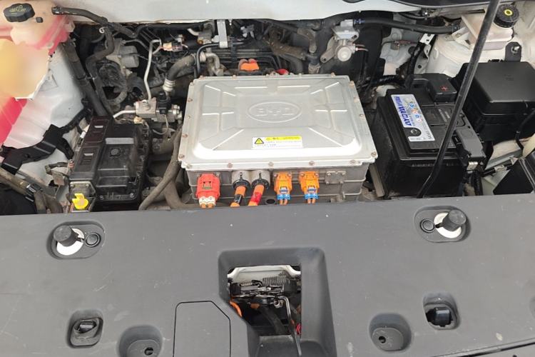 Used BYD Yuan New Energy 2019 EV360 Smart Connect Luxurious Model Engine Bay