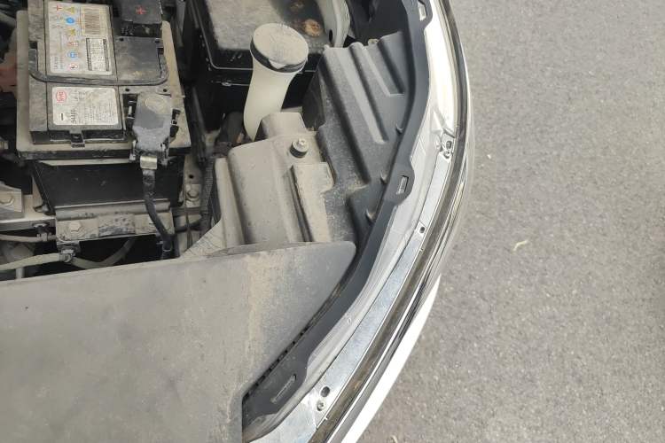 Used BYD Yuan New Energy 2019 EV535 Smart Connect Trendsetting Model Engine Bay Left