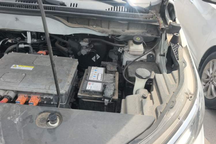 Used BYD Yuan New Energy 2019 EV535 Smart Connect Trendsetting Model Engine Bay Left