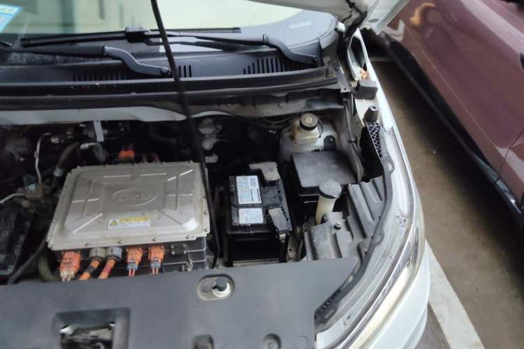 Used BYD Yuan New Energy 2019 EV535 Smart Connect Trendsetting Model Engine Bay Left