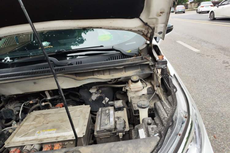 Used BYD Yuan New Energy 2019 EV360 Smart Connect Luxurious Model Engine Bay Left