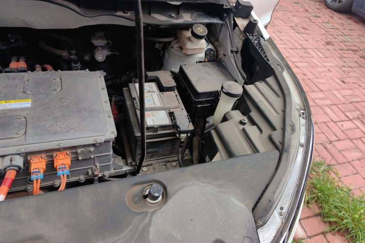 Used BYD Yuan New Energy 2019 EV535 Smart Connect Trendsetting Model Engine Bay Left