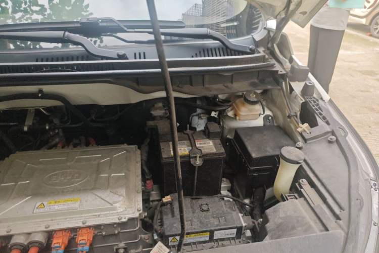 Used BYD Yuan New Energy 2019 EV360 Smart Connect Elite Model Engine Bay Left