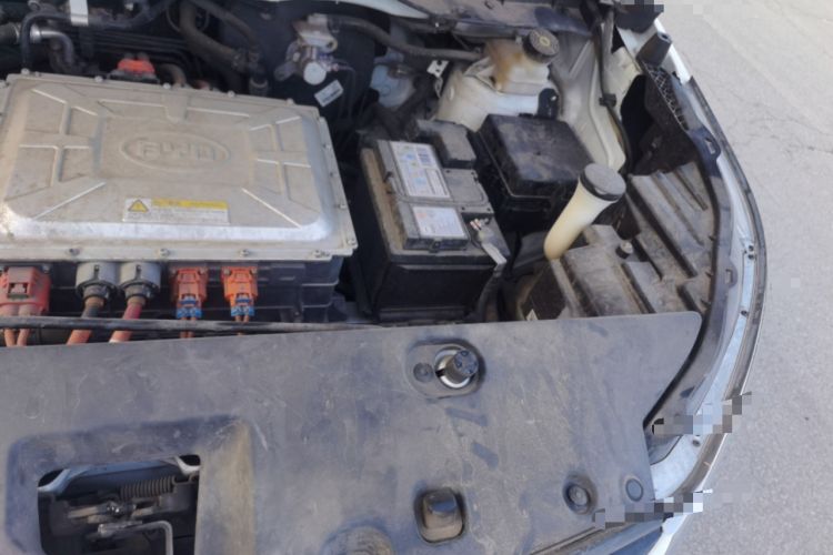 Used BYD Yuan New Energy 2019 EV360 Smart Connect Enjoyment Model Engine Bay Left