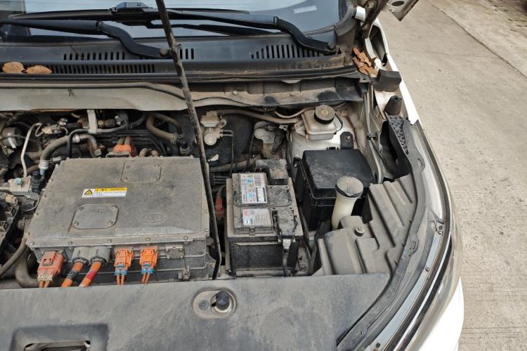 Used BYD Yuan New Energy 2019 EV535 Smart Connect Trendsetting Model Engine Bay Left