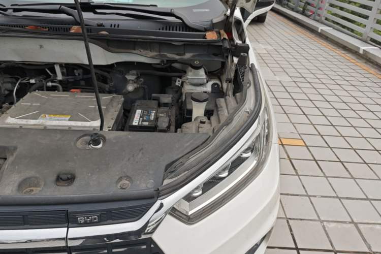 Used BYD Yuan New Energy 2019 EV535 Smart Connect Trendsetting Model Engine Bay Left