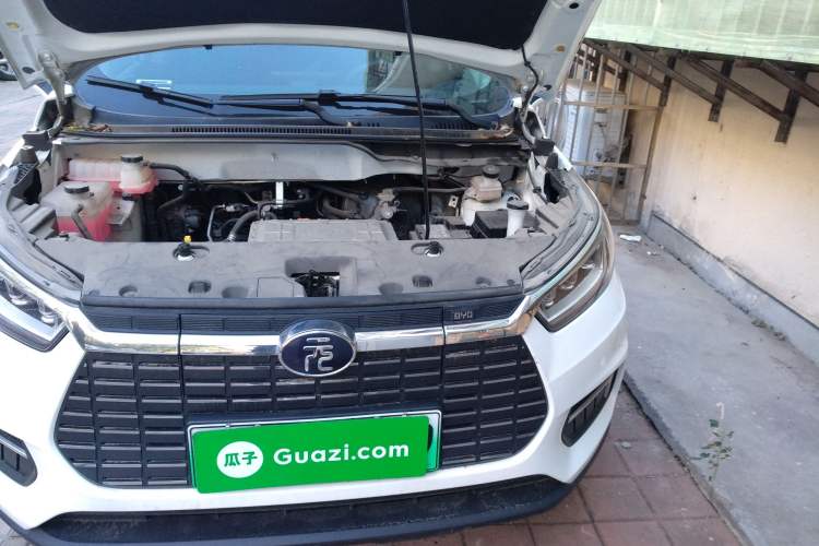 Used BYD Yuan New Energy 2019 EV535 Smart Connect Trendsetting Model Engine Bay Left