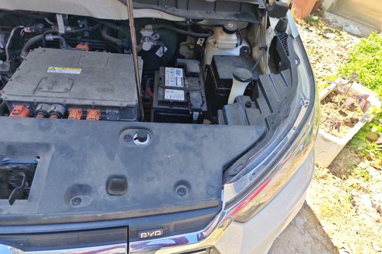 Used BYD Yuan New Energy 2019 EV535 Smart Connect Elite Model Engine Bay Left