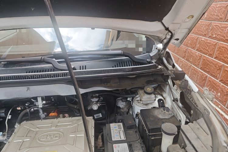 Used BYD Yuan New Energy 2019 EV535 Smart Connect Trendsetting Model Engine Bay Left
