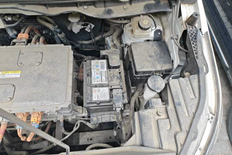 Used BYD Yuan New Energy 2019 EV535 Smart Connect Trendsetting Model Engine Bay Left