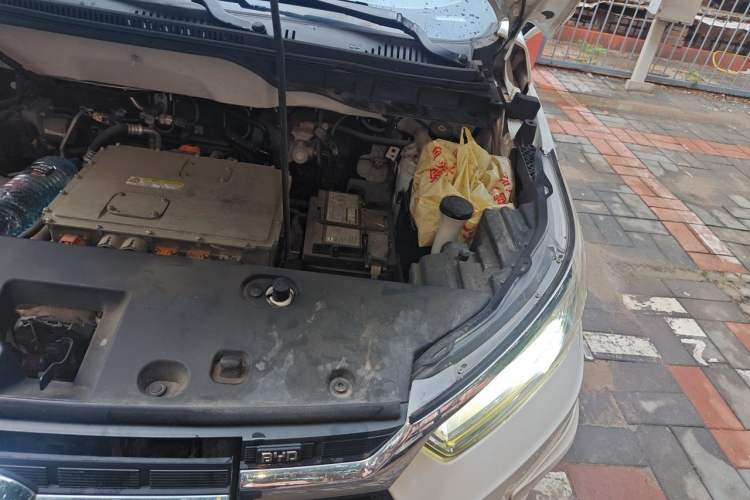 Used BYD Yuan New Energy 2019 EV535 High-Energy Leading Edition Engine Bay Left