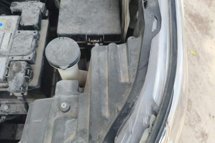 Used BYD Yuan New Energy 2019 EV535 Smart Connect Trendsetting Model Engine Bay Left