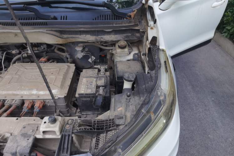 Used BYD Yuan New Energy 2019 EV360 Smart Connect Luxurious Model Engine Bay Left