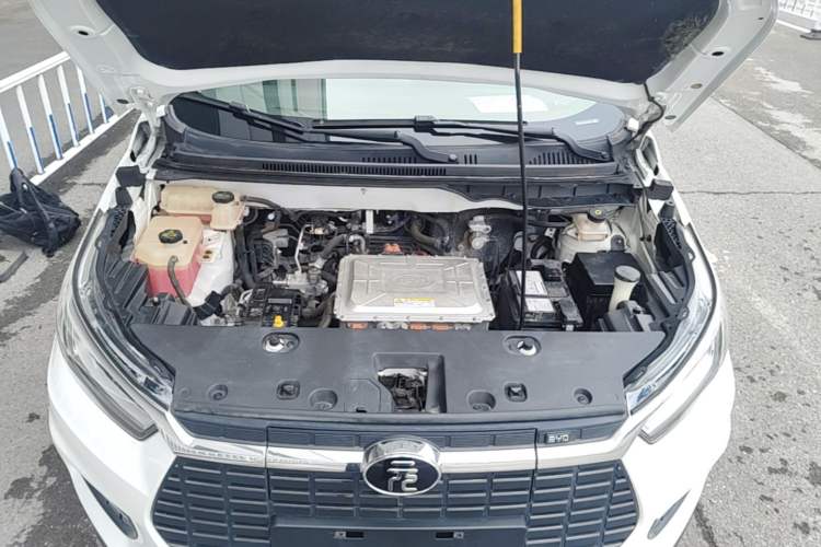 Used BYD Yuan New Energy 2019 EV360 Smart Connect Luxurious Model Engine Bay