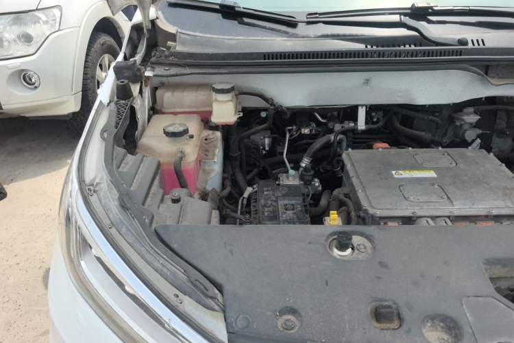Used BYD Yuan New Energy 2019 EV535 Smart Connect Trendsetting Model Engine Bay Right