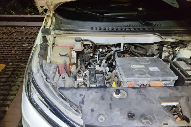 Used BYD Yuan New Energy 2019 EV535 Smart Connect Trendsetting Model Engine Bay Right