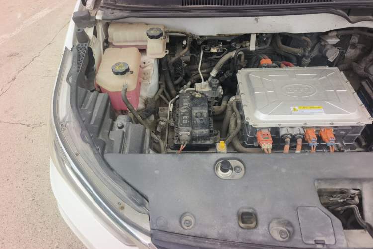 Used BYD Yuan New Energy 2019 EV535 Smart Connect Trendsetting Model Engine Bay Right