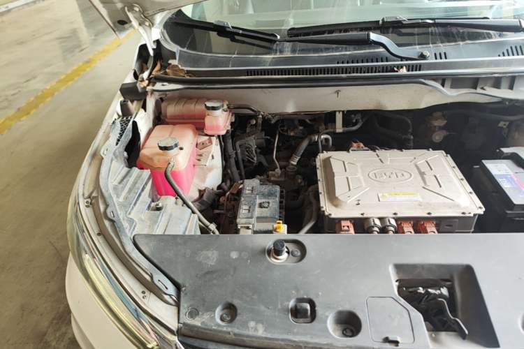 Used BYD Yuan New Energy 2019 EV535 Smart Connect Trendsetting Model Engine Bay Right