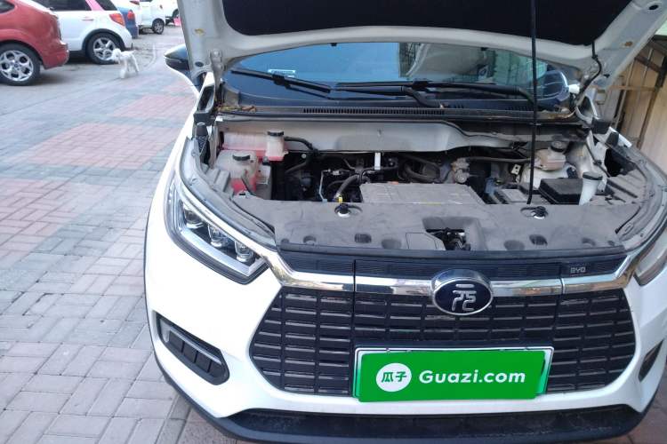 Used BYD Yuan New Energy 2019 EV535 Smart Connect Trendsetting Model Engine Bay Right