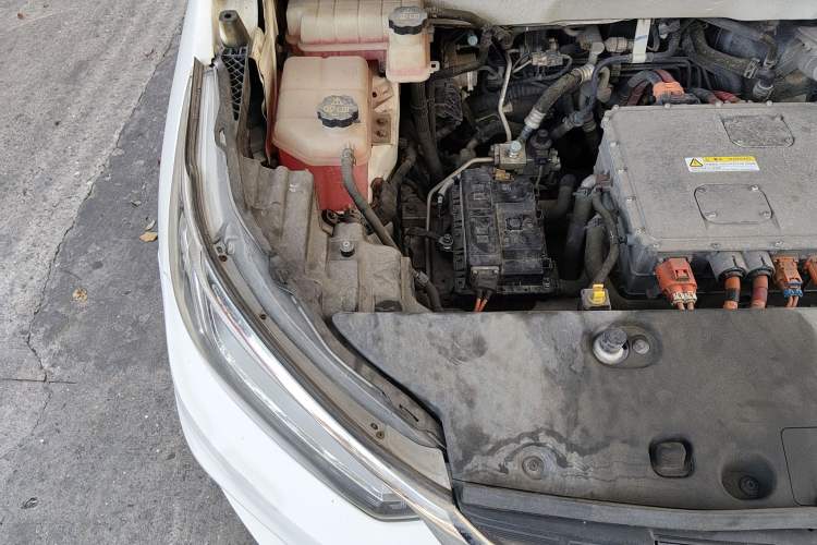Used BYD Yuan New Energy 2019 EV535 Smart Connect Trendsetting Model Engine Bay Right